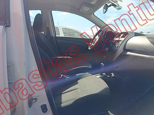 NISSAN VERSA 2015, foto 12 de 19