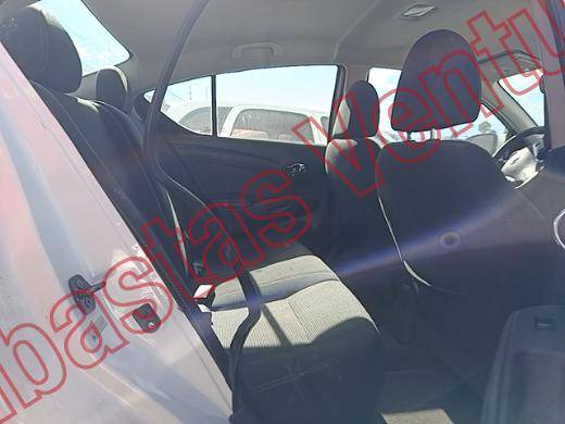 NISSAN VERSA 2015, foto 13 de 19