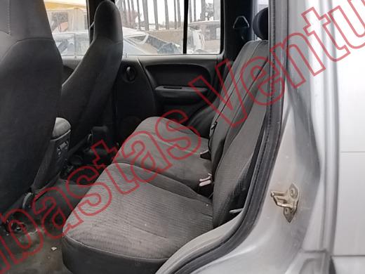 JEEP LIBERTY 2004, foto 16 de 19