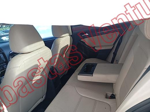 VOLKSWAGEN JETTA 2017, foto 16 de 19