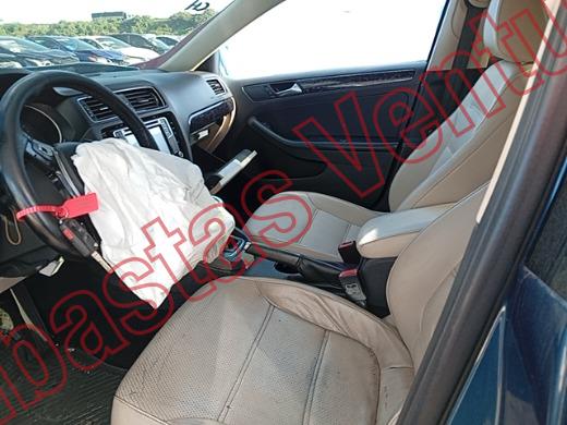VOLKSWAGEN JETTA 2017, foto 17 de 19