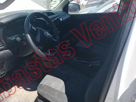 TOYOTA HILUX 2020, foto 17 de 19