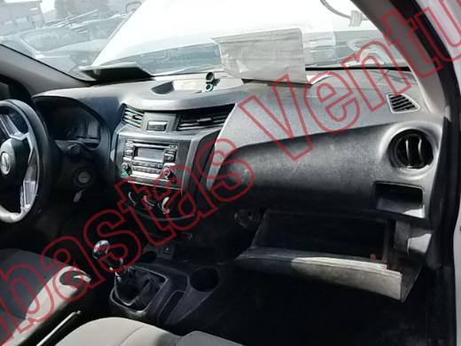 NISSAN NP 300 2022, foto 14 de 19