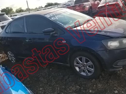 VOLKSWAGEN VENTO 2015, foto 4 de 19