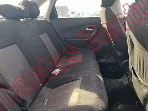 VOLKSWAGEN VENTO 2015, foto 13 de 19