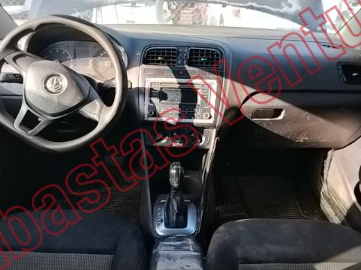 VOLKSWAGEN VENTO 2015, foto 14 de 19