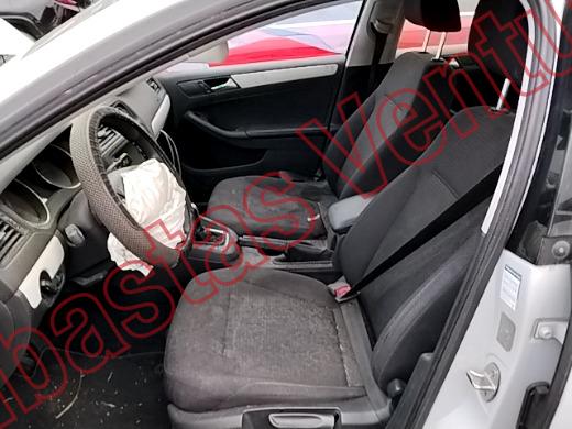 VOLKSWAGEN JETTA 2017, foto 17 de 19