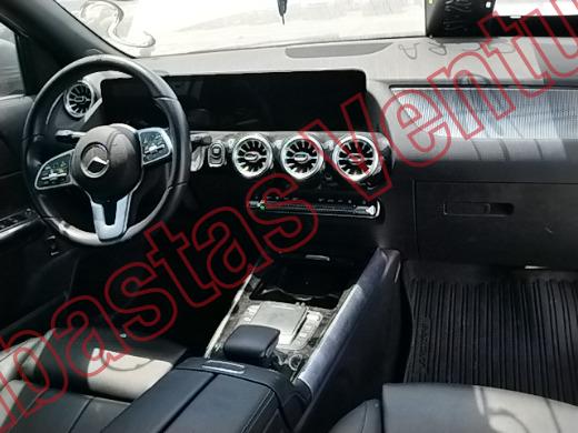 MERCEDES BENZ EQA 300 2022, foto 14 de 19