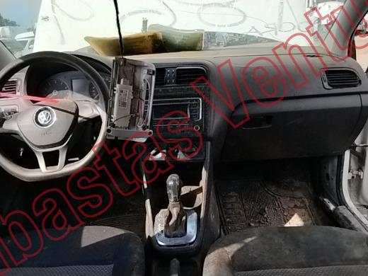 VOLKSWAGEN VENTO 2017, foto 14 de 19