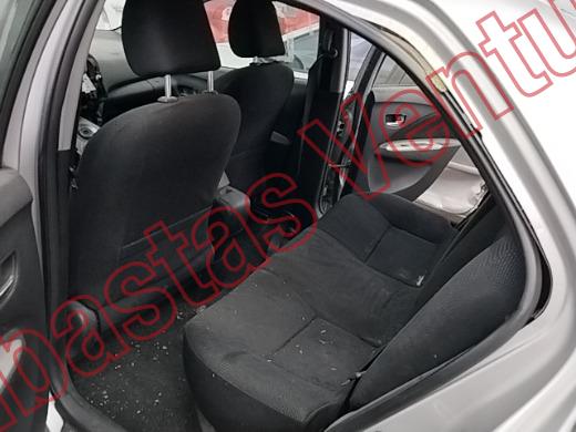 TOYOTA YARIS 2014, foto 16 de 19