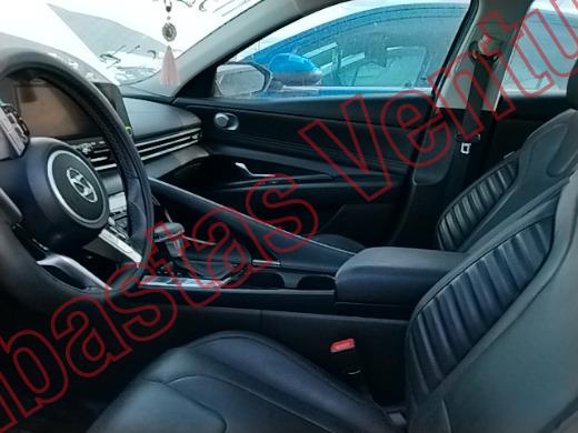 HYUNDAI ELANTRA 2023, foto 17 de 19