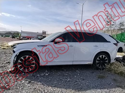 MAZDA CX-90 2025, foto 8 de 19