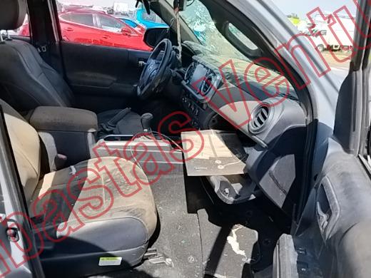 TOYOTA TACOMA 2020, foto 12 de 19
