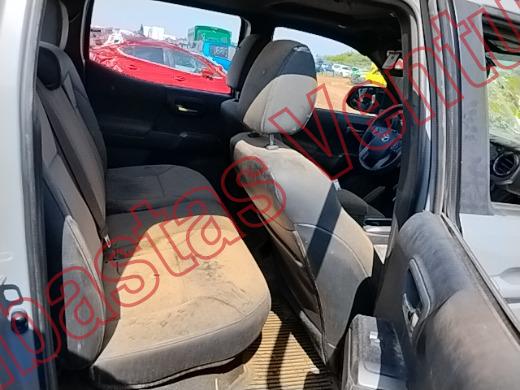 TOYOTA TACOMA 2020, foto 13 de 19