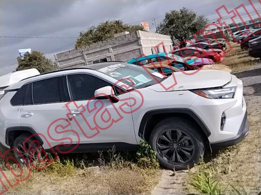 TOYOTA RAV4 2022, foto 4 de 19