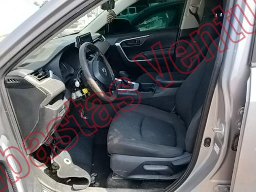 TOYOTA RAV4 2020, foto 17 de 19