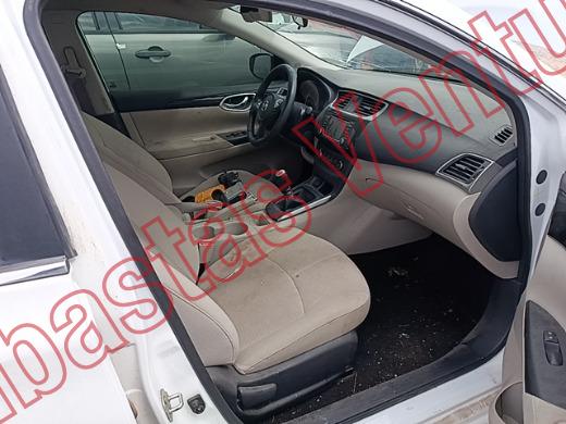 NISSAN SENTRA 2018, foto 12 de 19