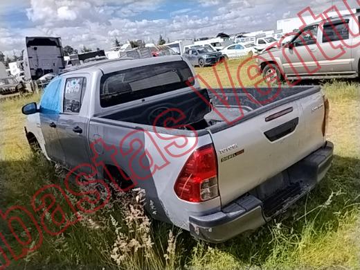TOYOTA HILUX 2024, foto 8 de 19