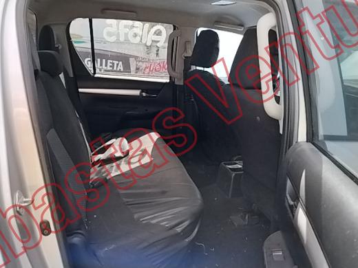 TOYOTA HILUX 2024, foto 13 de 19