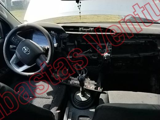 TOYOTA HILUX 2024, foto 14 de 19