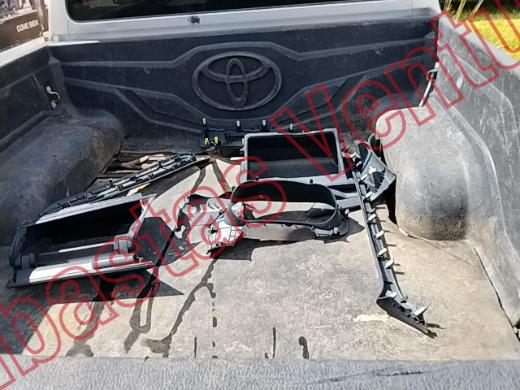 TOYOTA HILUX 2024, foto 15 de 19