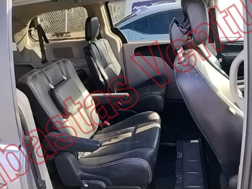 CHRYSLER TOWN AND COUNTRY 2015, foto 13 de 19