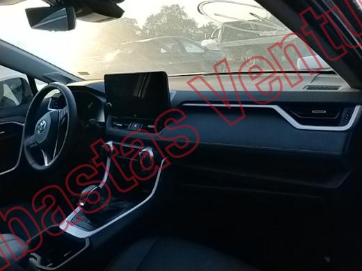 TOYOTA RAV4 2025, foto 14 de 19
