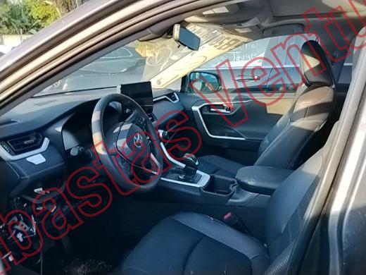 TOYOTA RAV4 2025, foto 17 de 19