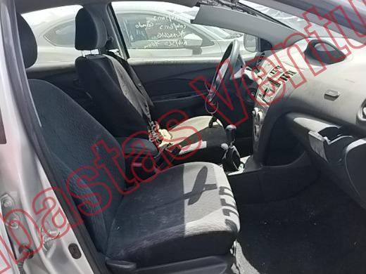 TOYOTA YARIS 2016, foto 12 de 19