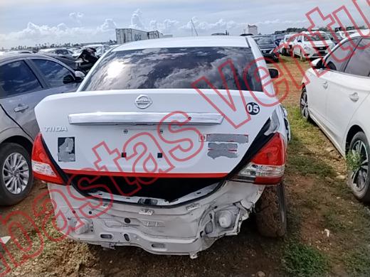 NISSAN TIIDA 2017, foto 6 de 19