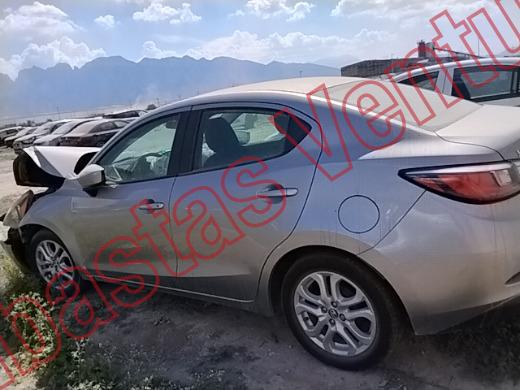 TOYOTA YARIS 2016, foto 8 de 19