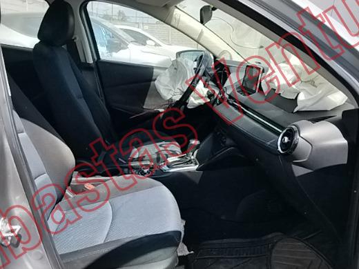 TOYOTA YARIS 2016, foto 12 de 19