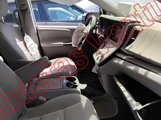 TOYOTA SIENNA 2020, foto 13 de 19