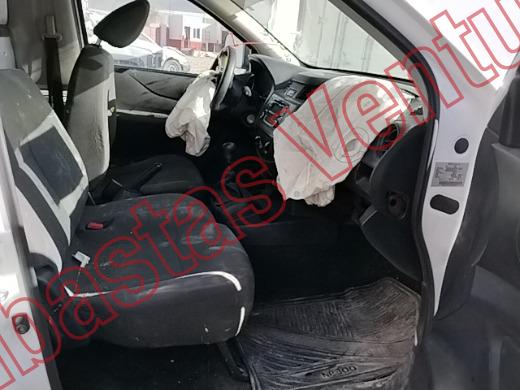 NISSAN NP300 2023, foto 13 de 19