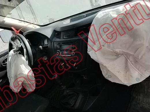 NISSAN NP300 2023, foto 14 de 19