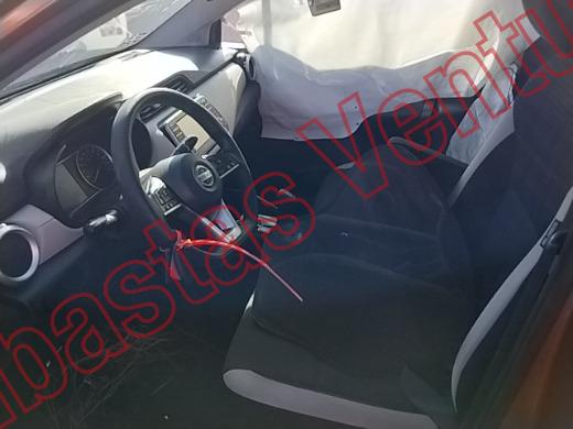 NISSAN VERSA 2022, foto 17 de 19