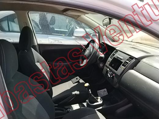 NISSAN TIIDA 2016, foto 12 de 19