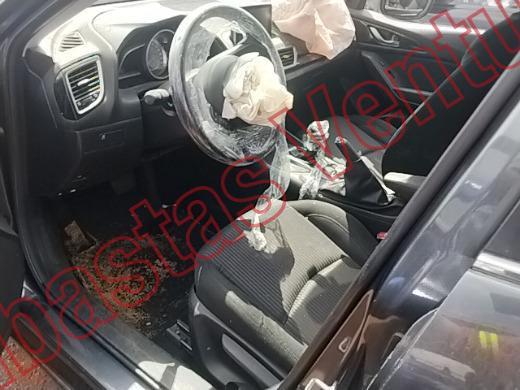 MAZDA MAZDA 3 2016, foto 17 de 19