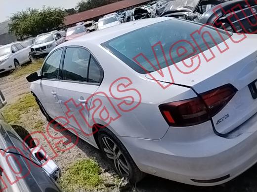 VOLKSWAGEN JETTA 2017, foto 8 de 19