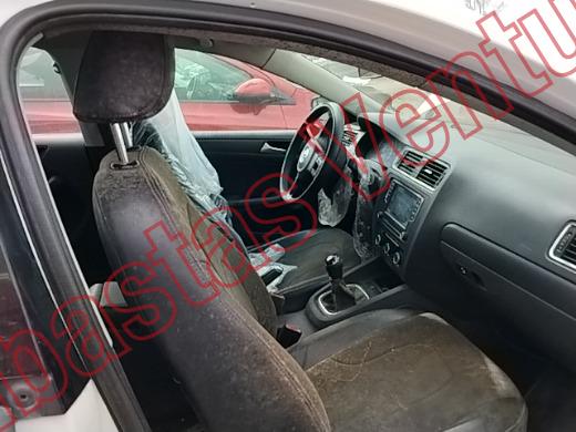 VOLKSWAGEN JETTA MK VI 2014, foto 12 de 19