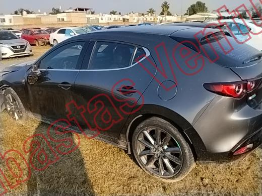 MAZDA MAZDA 3 2023, foto 8 de 19