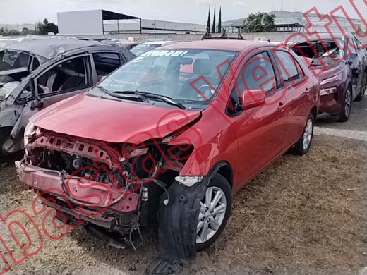 TOYOTA YARIS 2015, foto 1 de 19