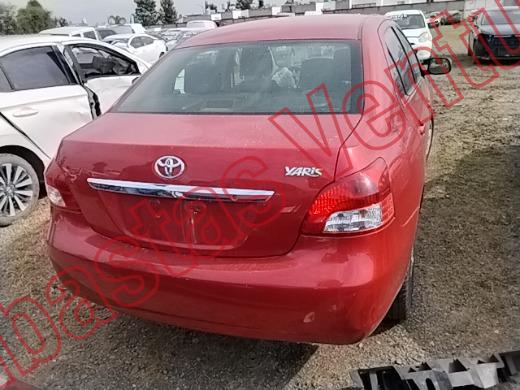 TOYOTA YARIS 2015, foto 6 de 19