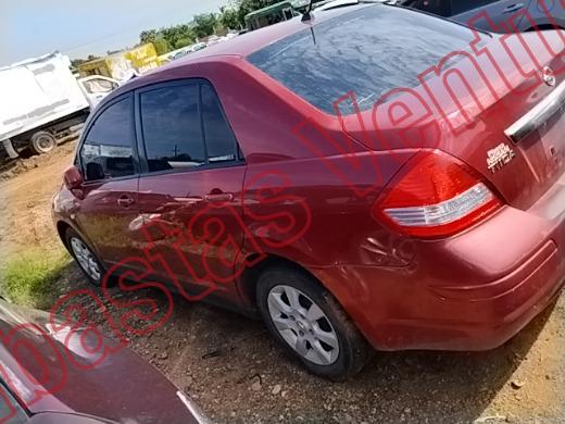 NISSAN TIIDA 2011, foto 8 de 19