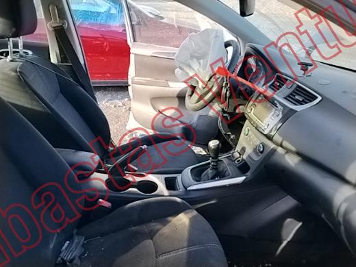 NISSAN SENTRA 2017, foto 12 de 19