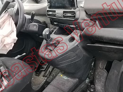 PEUGEOT RIFTER 2020, foto 14 de 19