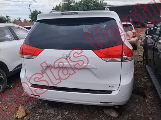 TOYOTA SIENNA 2011, foto 6 de 19