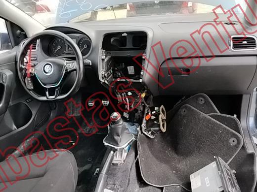 VOLKSWAGEN VENTO 2017, foto 14 de 19