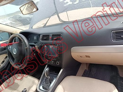 VOLKSWAGEN JETTA 2011, foto 14 de 19