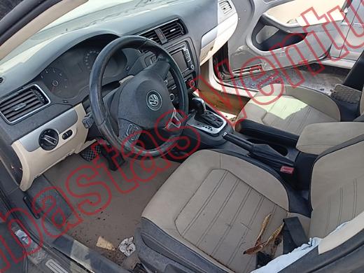 VOLKSWAGEN JETTA MK VI 2011, foto 17 de 19